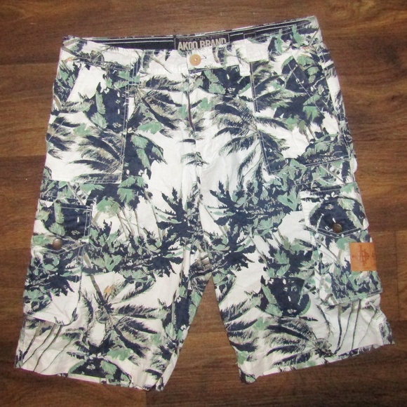 Akoo Other - Akoo Floral shorts Size 36 White Blue Flower